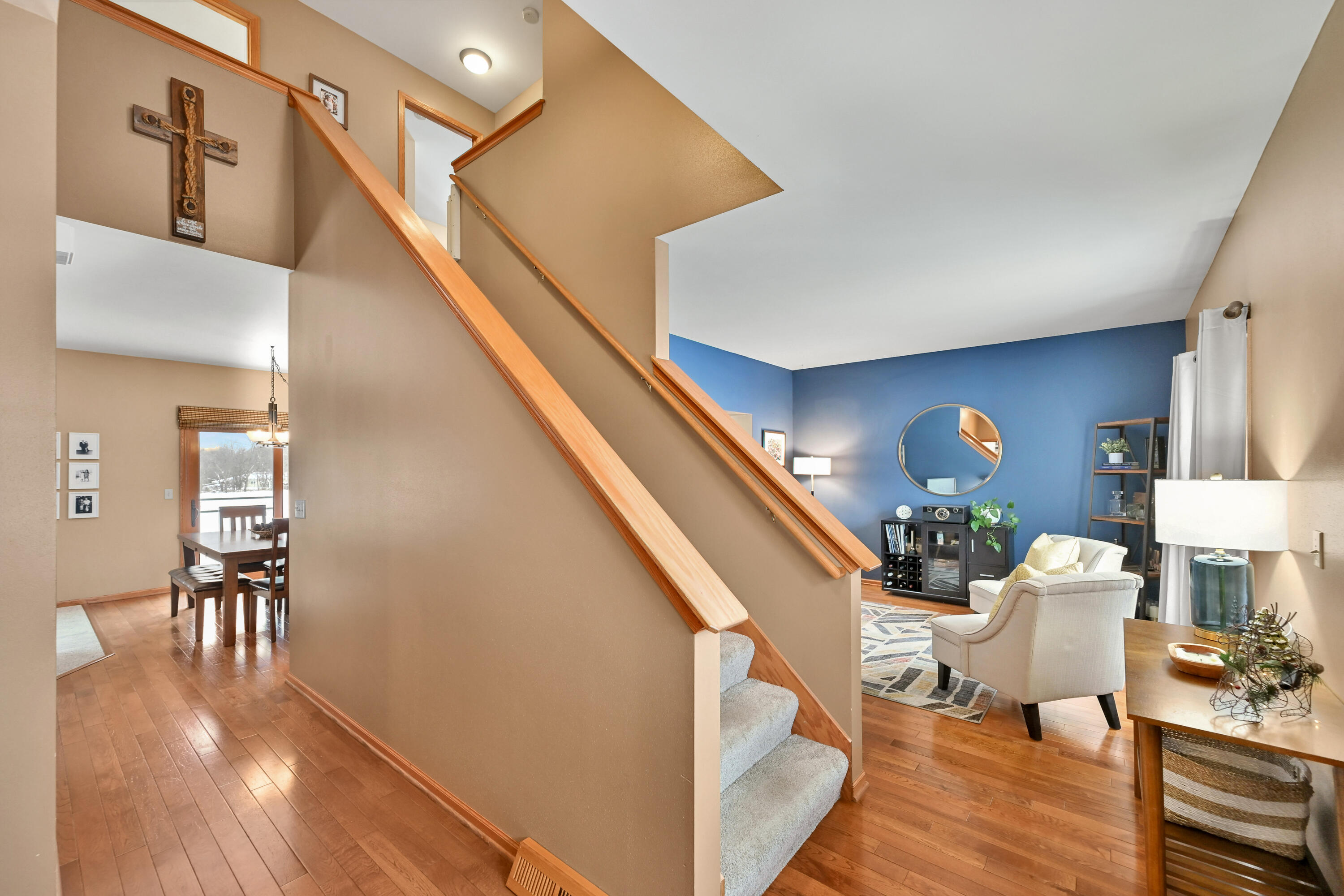 N7726 Maple Ridge Road Oconomowoc, WI 53066 - Photo 2 of 39 Sweeping 2-Story Entry