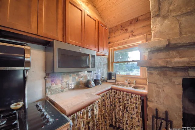 a bathroom with a sink and a toilet