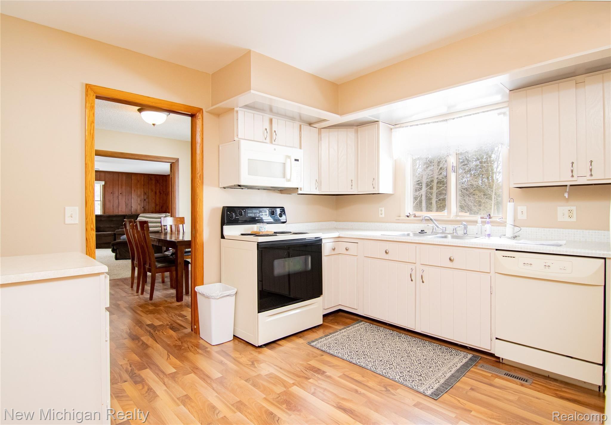 2748 Pigeon Road Bad Axe, MI 48413 - Photo 15 of 31 kitchen