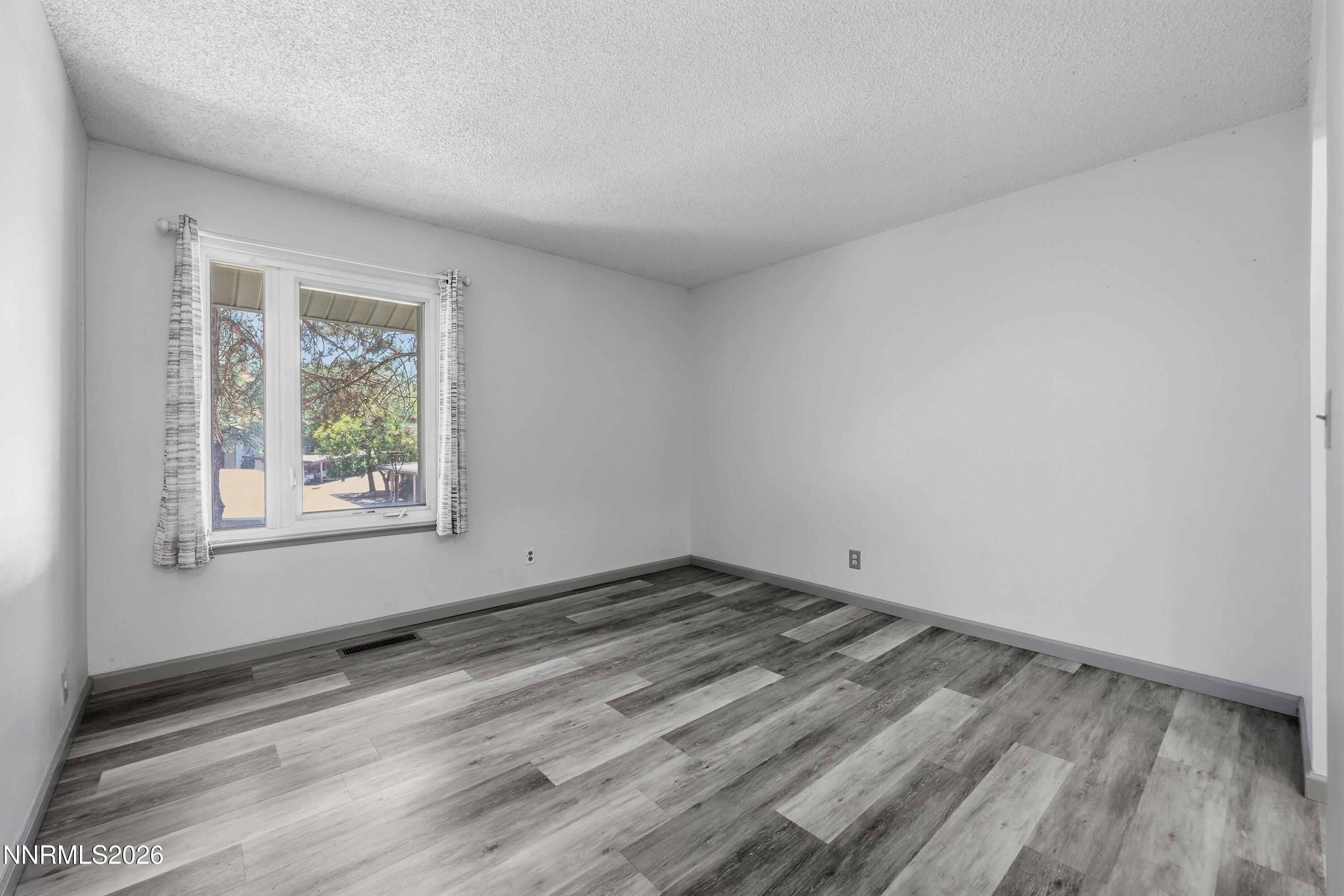 2362 Roundhouse Road Sparks, NV 89431 - Photo 10 of 29 2362_roundhouse_rd_0047