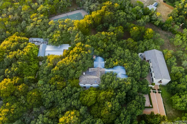 $7,990,000 | 317 Limestone Crk Road, Hill Country Village, TX 78232