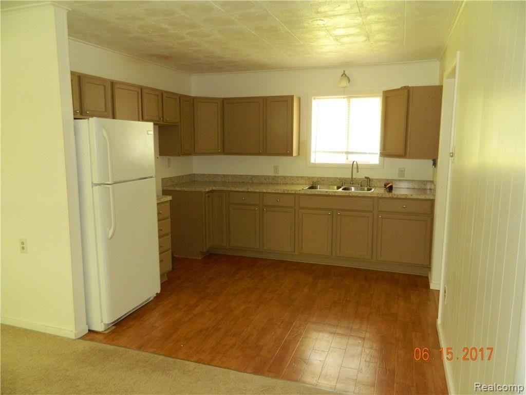 4122 Lakeshore Road Lexington, MI 48450 - Photo 8 of 13 Ron10.JPG