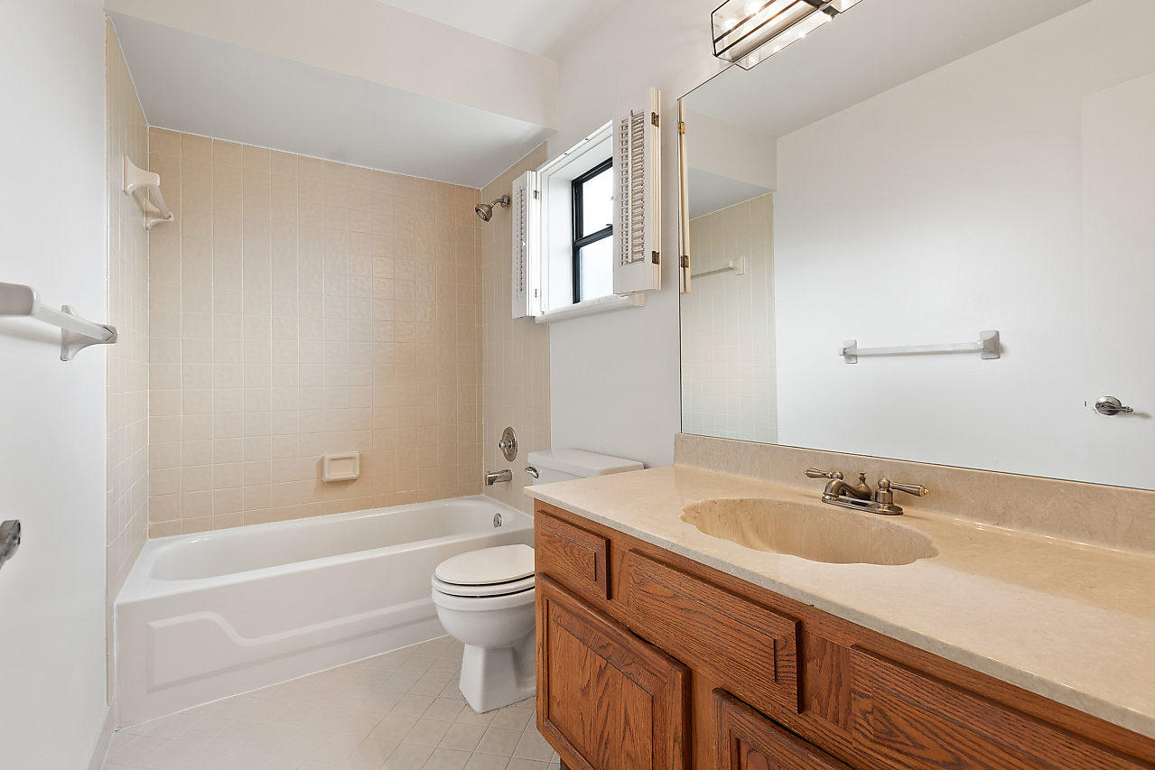 4056 Bay Laurel Way Boca Raton, FL 33487 - Photo 13 of 21 015-4056BayLaurelWay-BocaRaton-FL-small