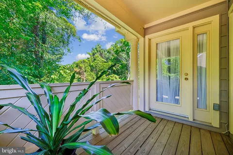 $750,000 | 5823 Linden Square Court, Unit 52, Rockville, MD 20852