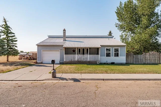 $260,000 | 1130 Aspen Drive, St. Anthony, ID 83445