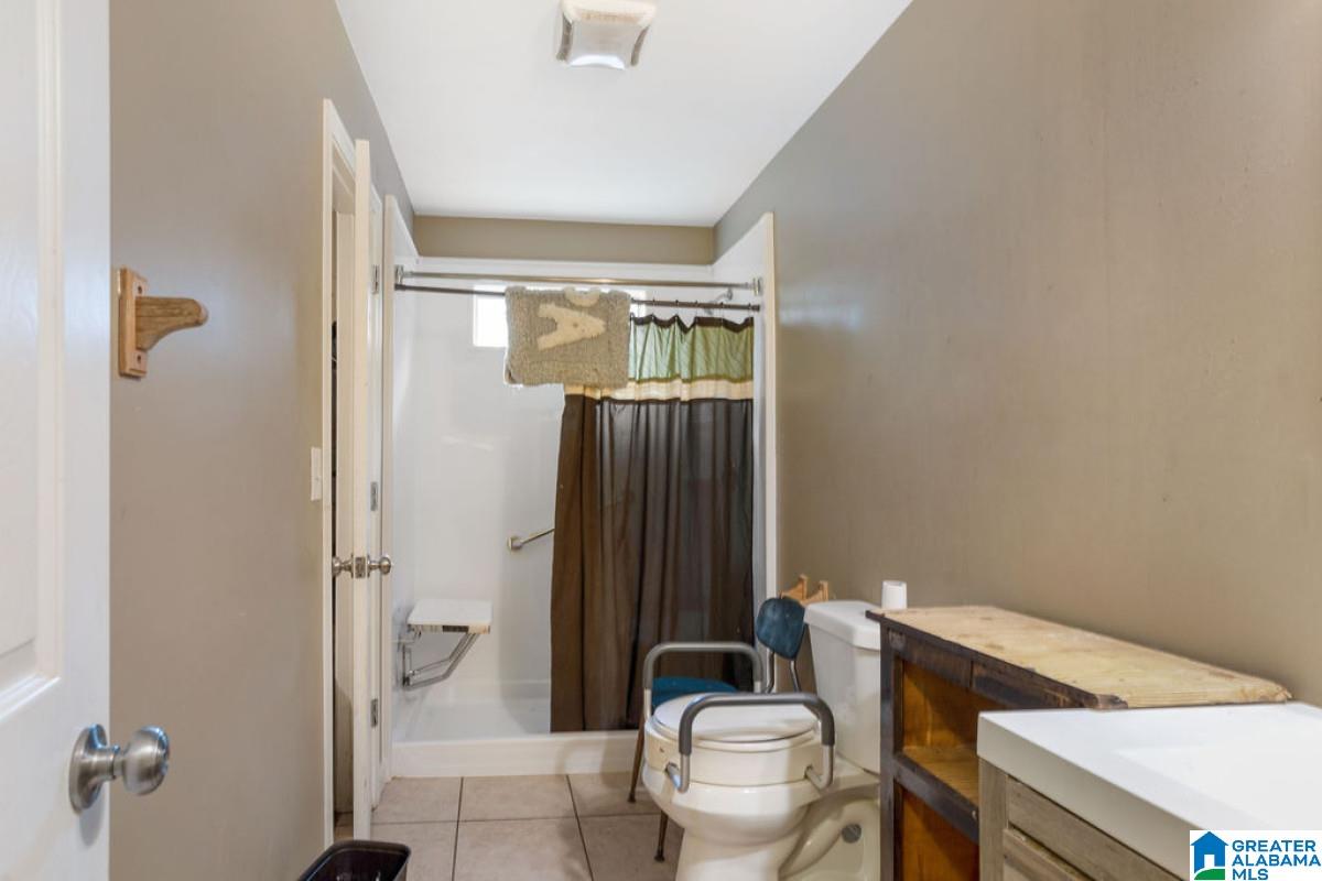 5403 Wesley Drive Midfield, AL 35228 - Photo 11 of 21