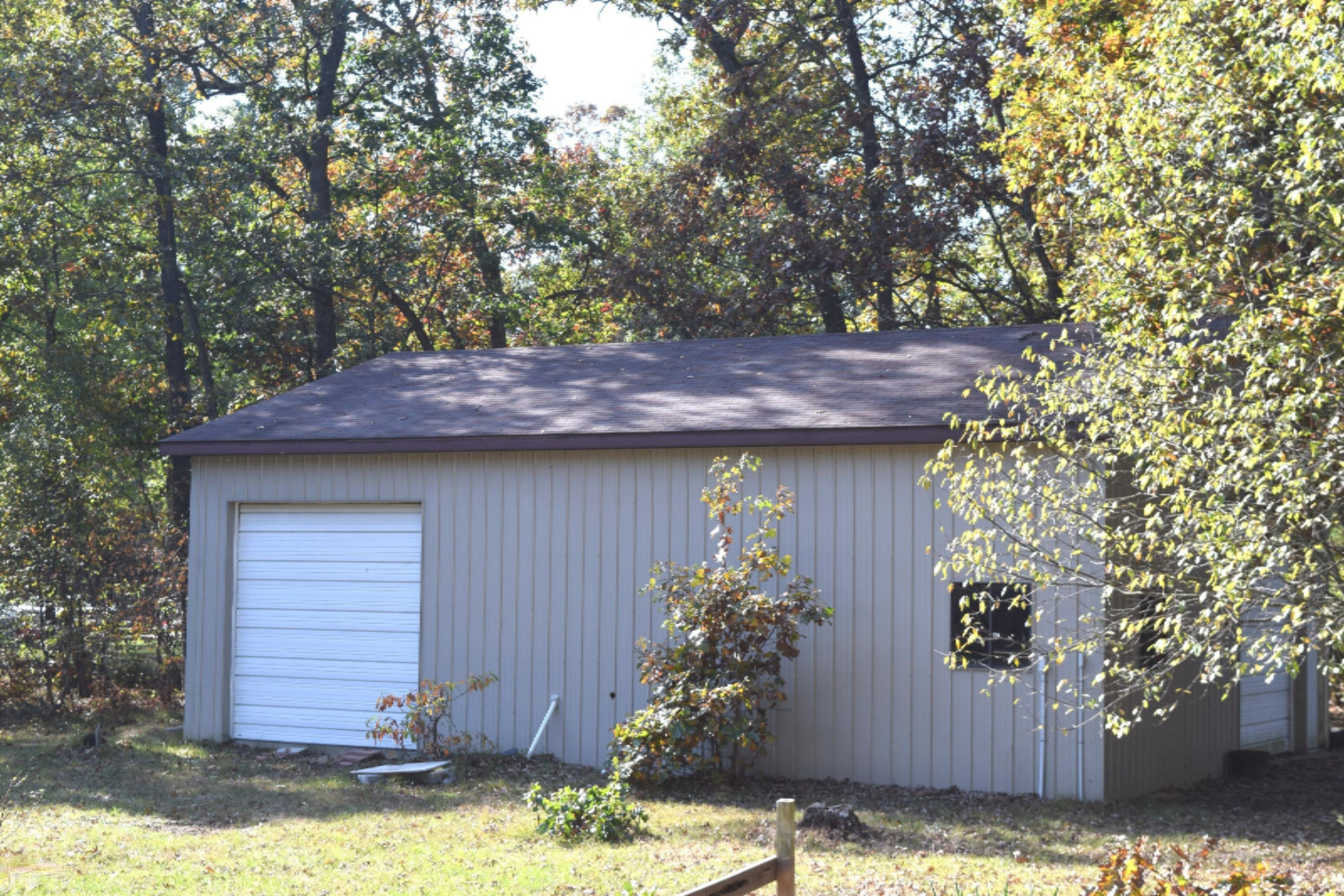1116 South Maple Island Road Muskegon, MI 49442 - Photo 8 of 23 Pole barn side
