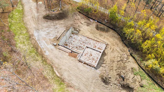 a view of painting on the wall of a house