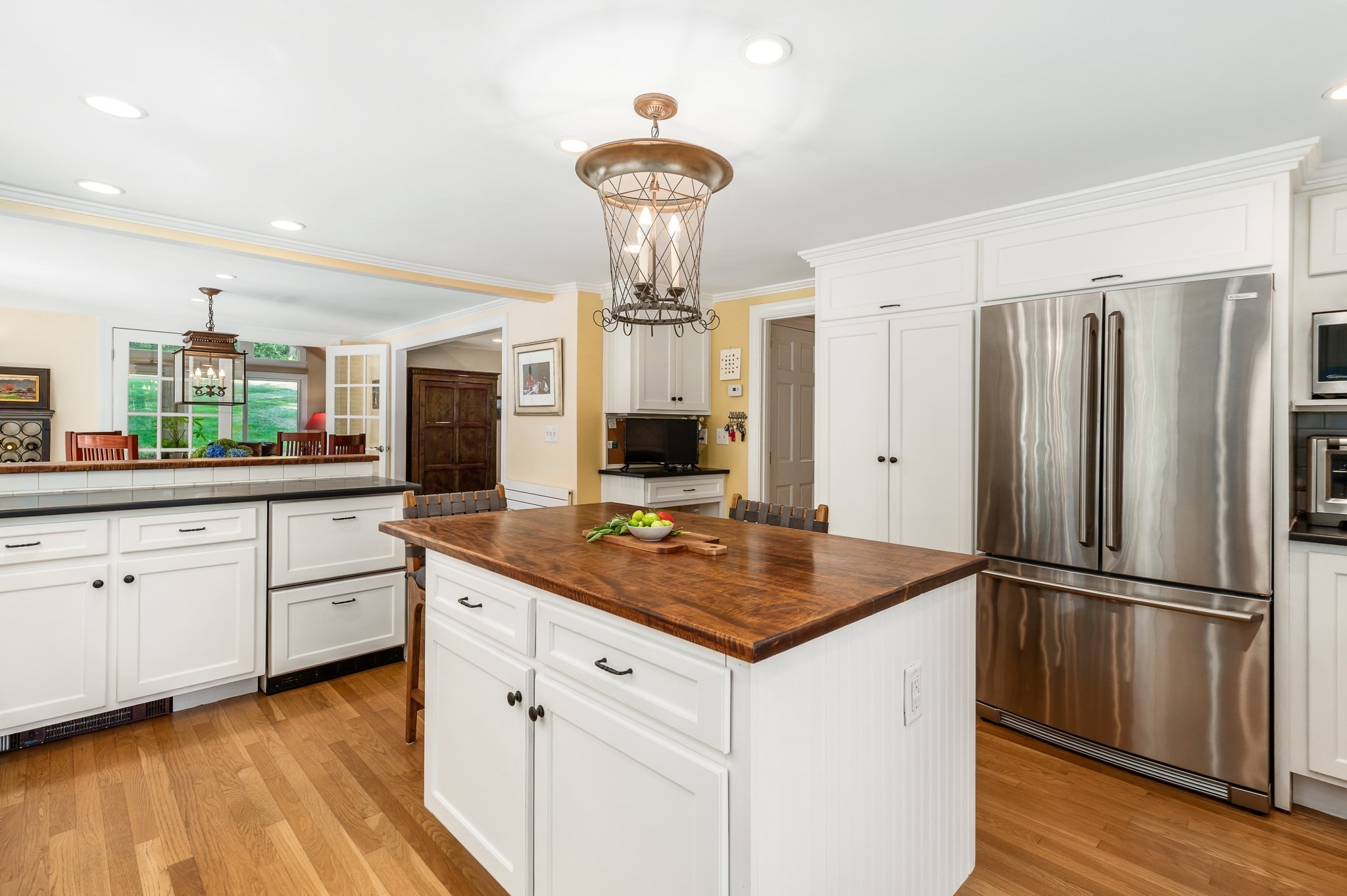 10 Burnham Road Wenham, MA 01984 - Photo 4 of 40 Gallery Image 4