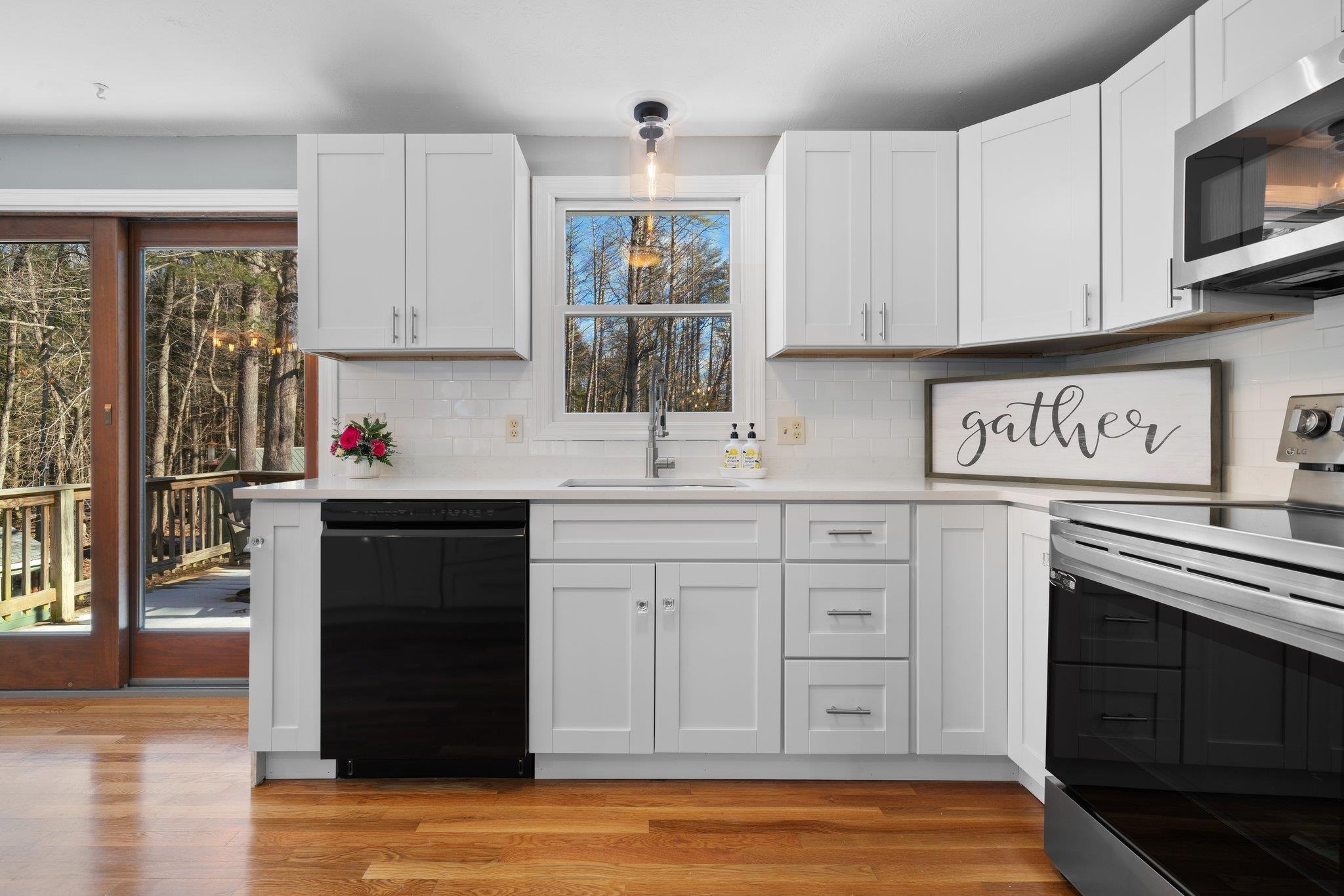 9 Blossom Road Windham, NH 03087 - Photo 5 of 40