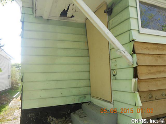 108 Spring Street Syracuse, NY 13208 - Photo 3 of 3 Exterior Front