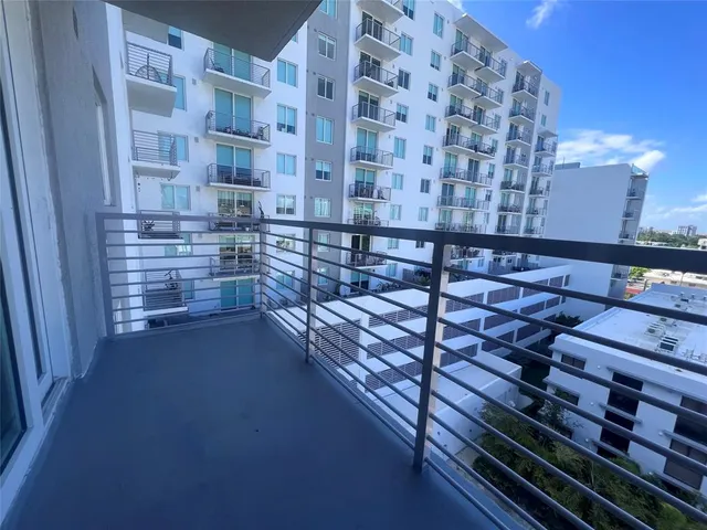 $2,943 | 729 Northwest 2nd Street, Unit 710, Miami, FL 33128