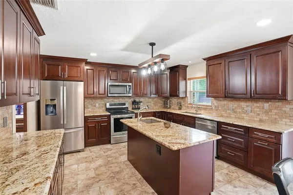 $749,900 | 467 Granite Circle, Chuluota, FL 32766