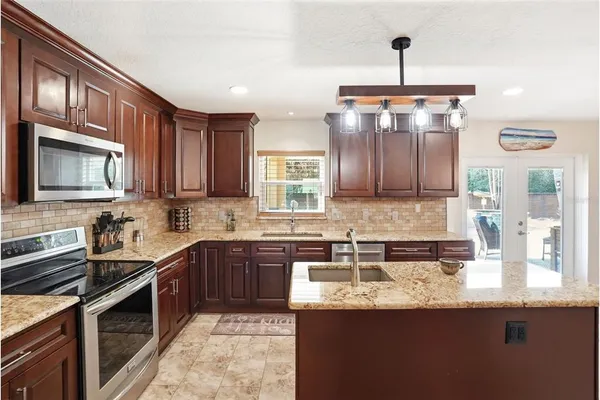 $749,900 | 467 Granite Circle, Chuluota, FL 32766