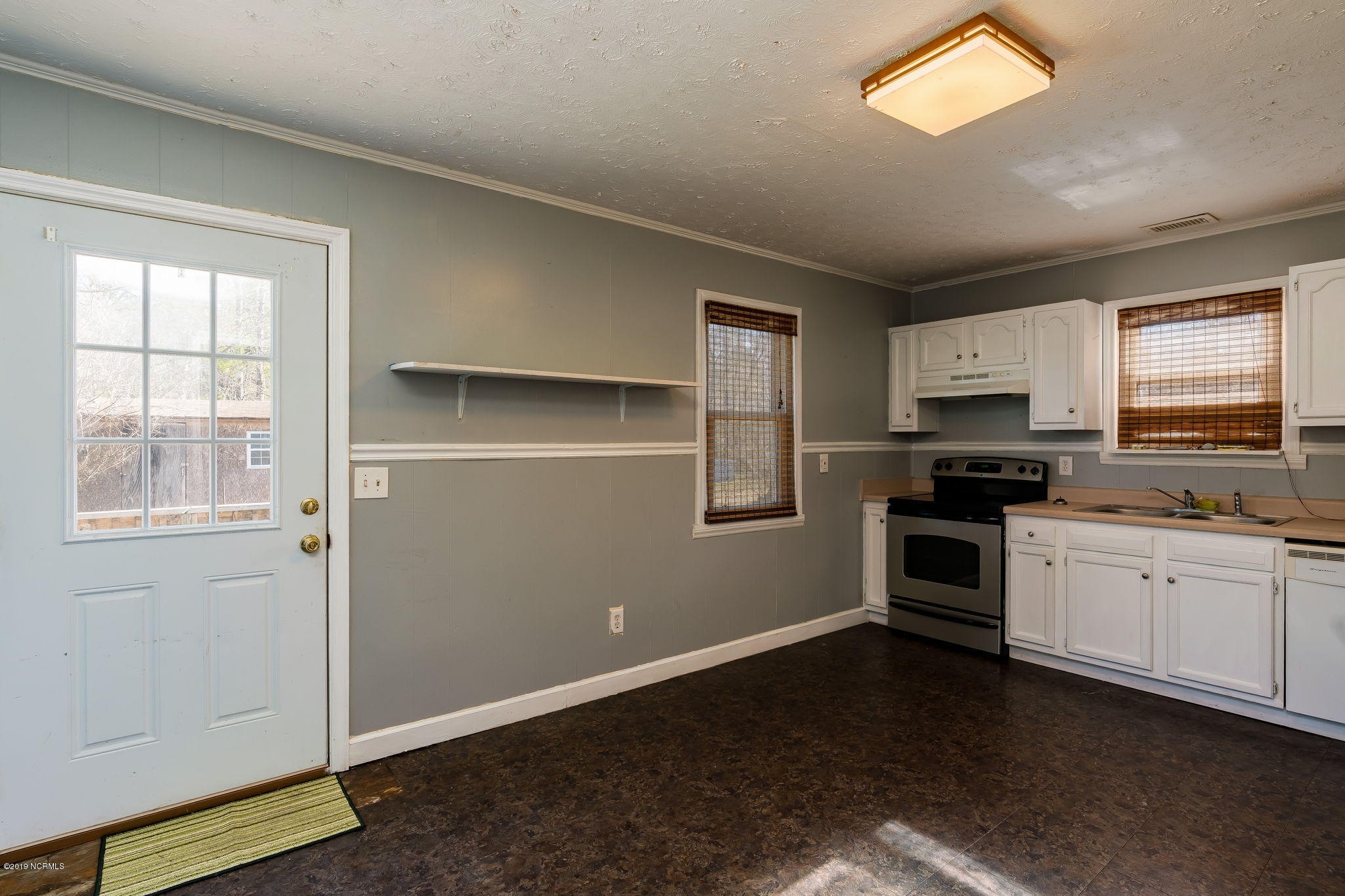 1174 McCrary Road Burgaw, NC 28425 - Photo 4 of 11 Kitchen