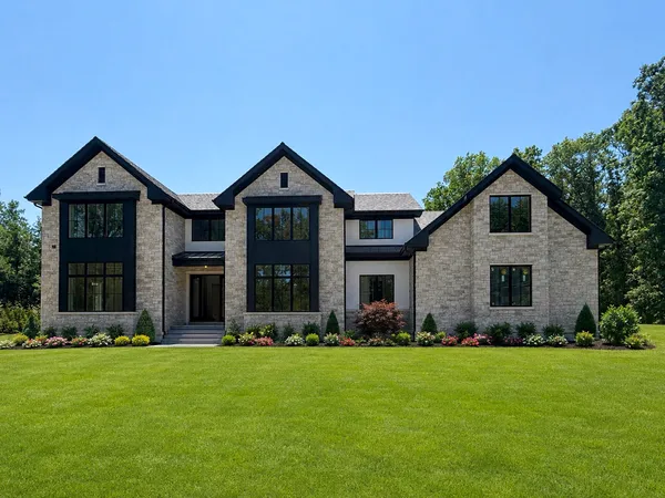 $3,750,000 | 1959 Windridge Drive, Lake Forest, IL 60045