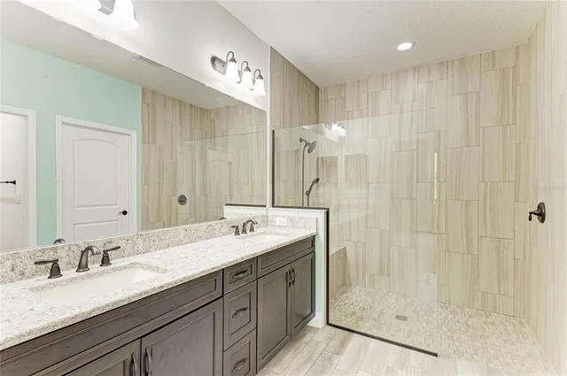 $395,000 | 5941 Amberly Drive, Bradenton, FL 34208