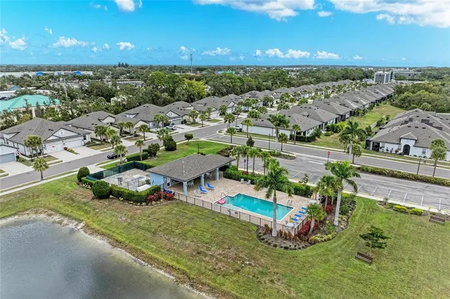 $395,000 | 5941 Amberly Drive, Bradenton, FL 34208