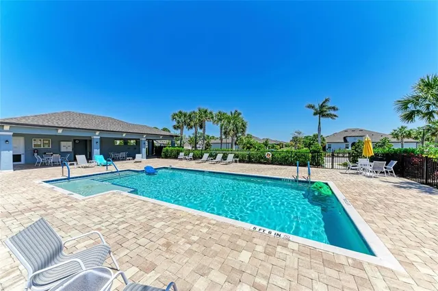 $395,000 | 5941 Amberly Drive, Bradenton, FL 34208