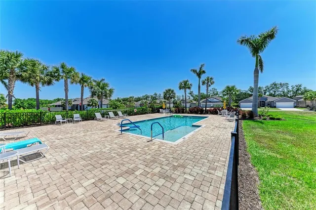 $395,000 | 5941 Amberly Drive, Bradenton, FL 34208