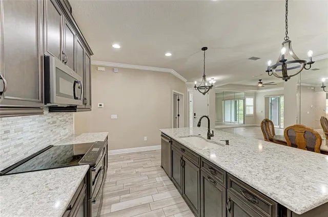 $395,000 | 5941 Amberly Drive, Bradenton, FL 34208