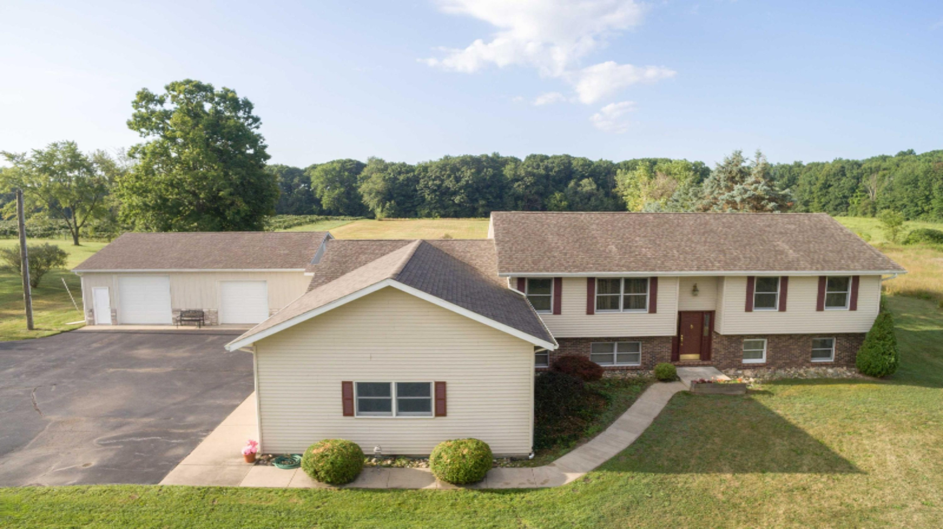 3918 Snow Road Bridgman, MI 49106 - Photo 4 of 70 008-3918 Snow Rd Bridgman MI