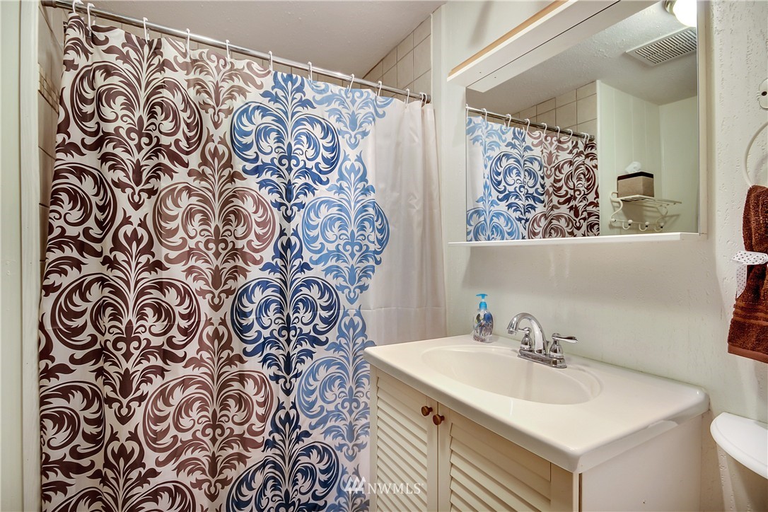 3060 Banner Road Southeast Port Orchard, WA 98366 - Photo 13 of 17 Gallery Image 13