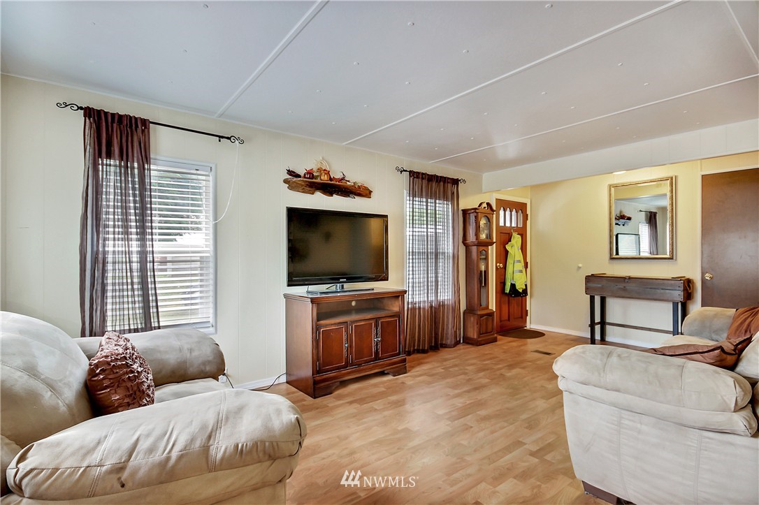 3060 Banner Road Southeast Port Orchard, WA 98366 - Photo 8 of 17 Gallery Image 8