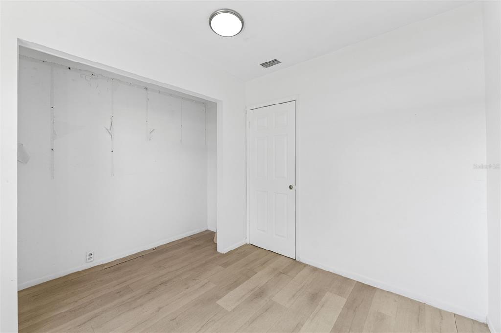 3102 West Leroy Street, Unit A Tampa, FL 33607 - Photo 17 of 21 a view of an empty room