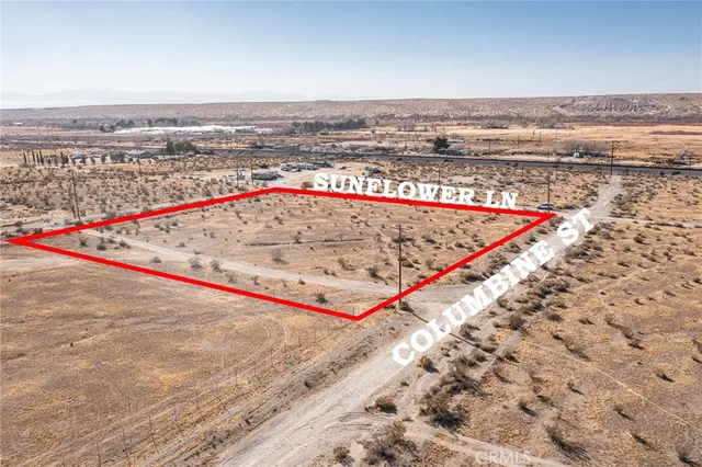 a view of an outdoor space