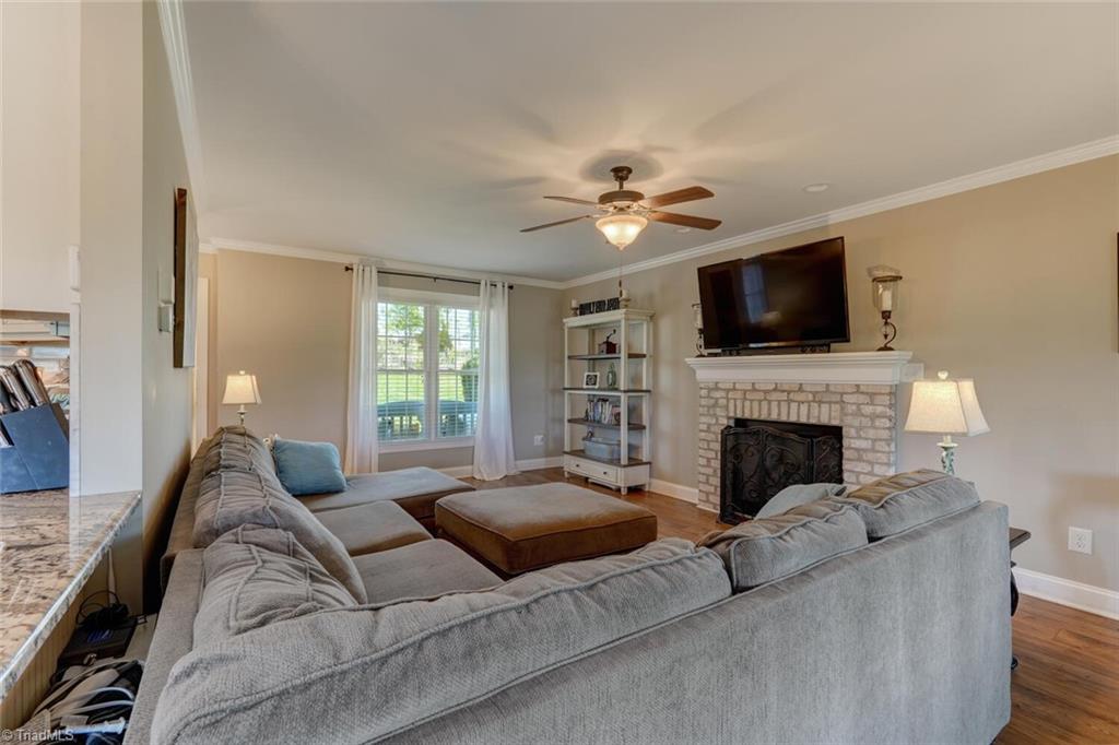 251 Sunset View Road Reidsville, NC 27320 - Photo 4 of 32