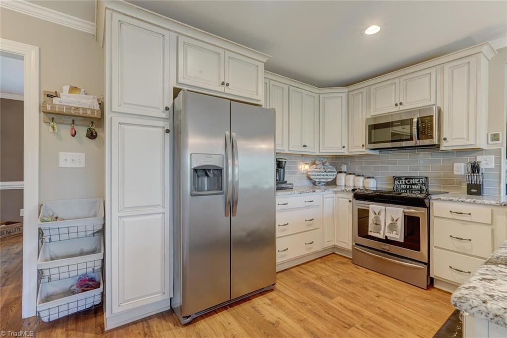 251 Sunset View Road Reidsville, NC 27320 - Photo 7 of 32