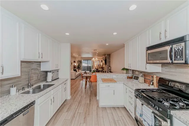 $799,888 | 1940 North Highland Avenue, Unit 66, Los Angeles, CA 90068