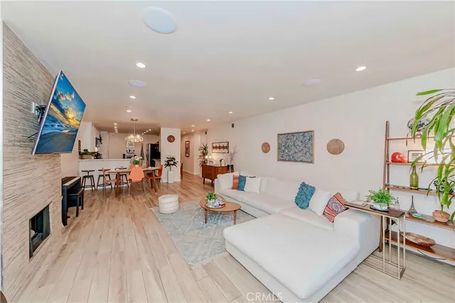 $799,888 | 1940 North Highland Avenue, Unit 66, Los Angeles, CA 90068