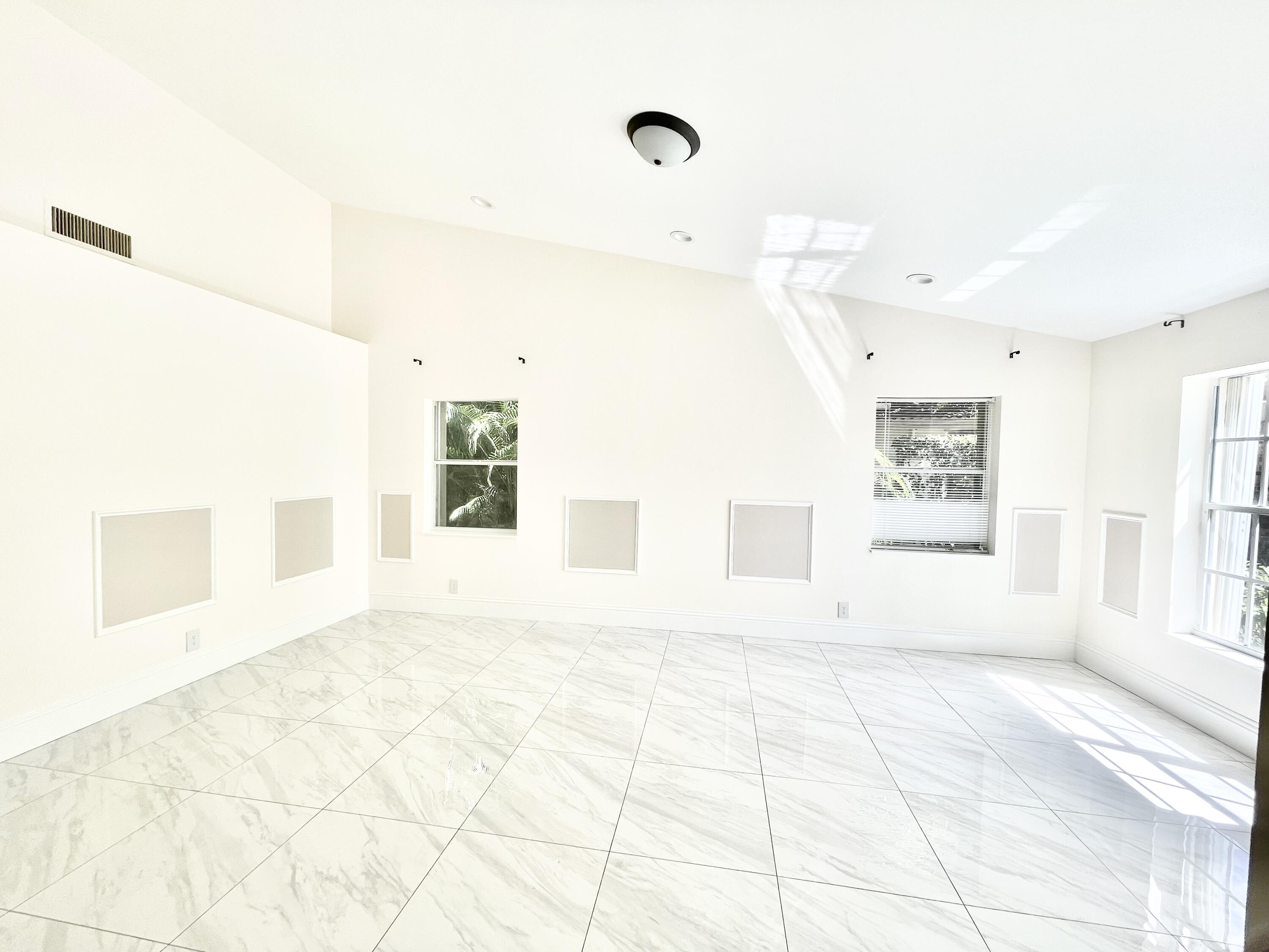 19623 Back 9 Drive Boca Raton, FL 33498 - Photo 3 of 15 CA650044-53F3-481E-8167-776E0252D474