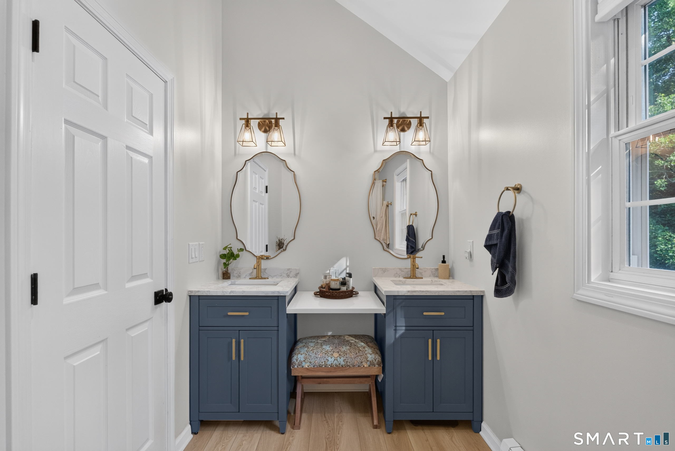 15 Purdy Station Road Newtown, CT 06470 - Photo 22 of 40 Primary ensuite