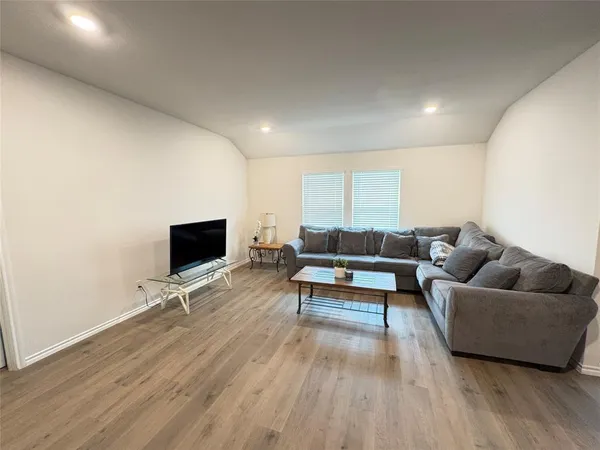 $2,400 | 1306 Saddlehorn Drive, Denton, TX 76207