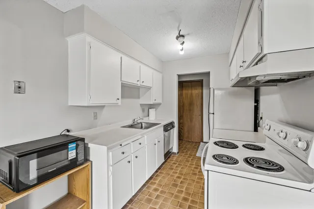 $119,000 | 814 9th Avenue South, Unit 5, Hopkins, MN 55343