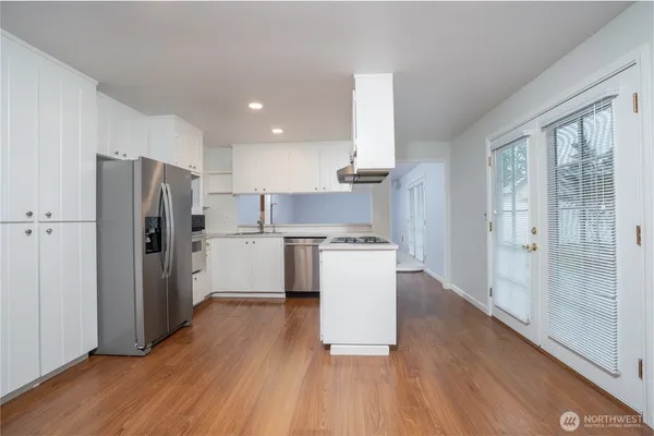 $695,999 | 2412 Lexington Street, Steilacoom, WA 98388