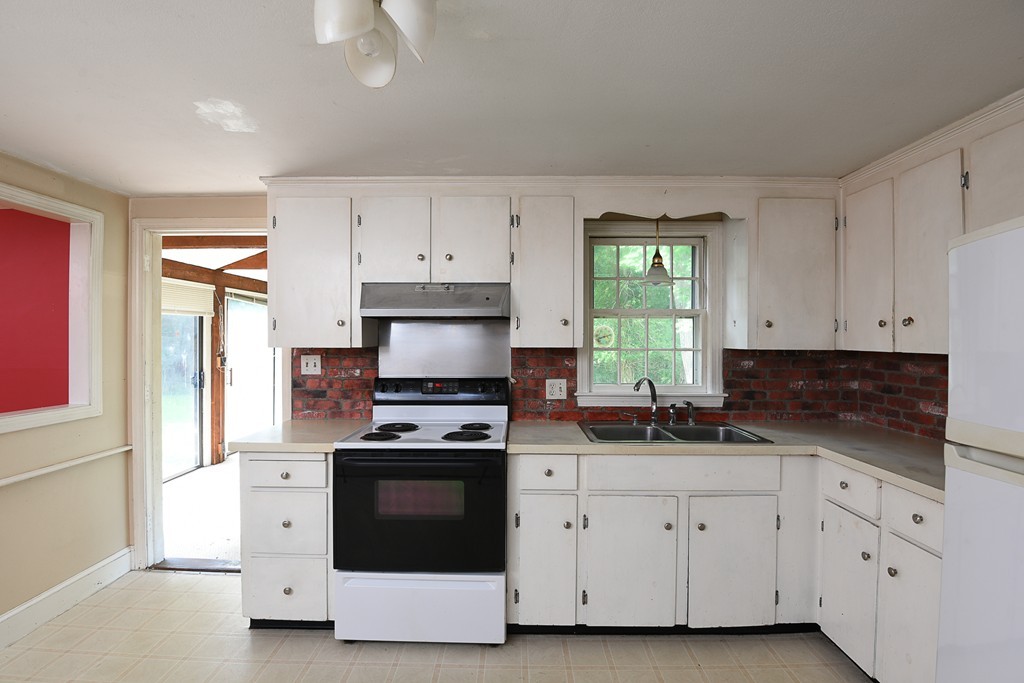 141 Boles Road Marshfield, MA 02050 - Photo 8 of 29 Gallery Image 8
