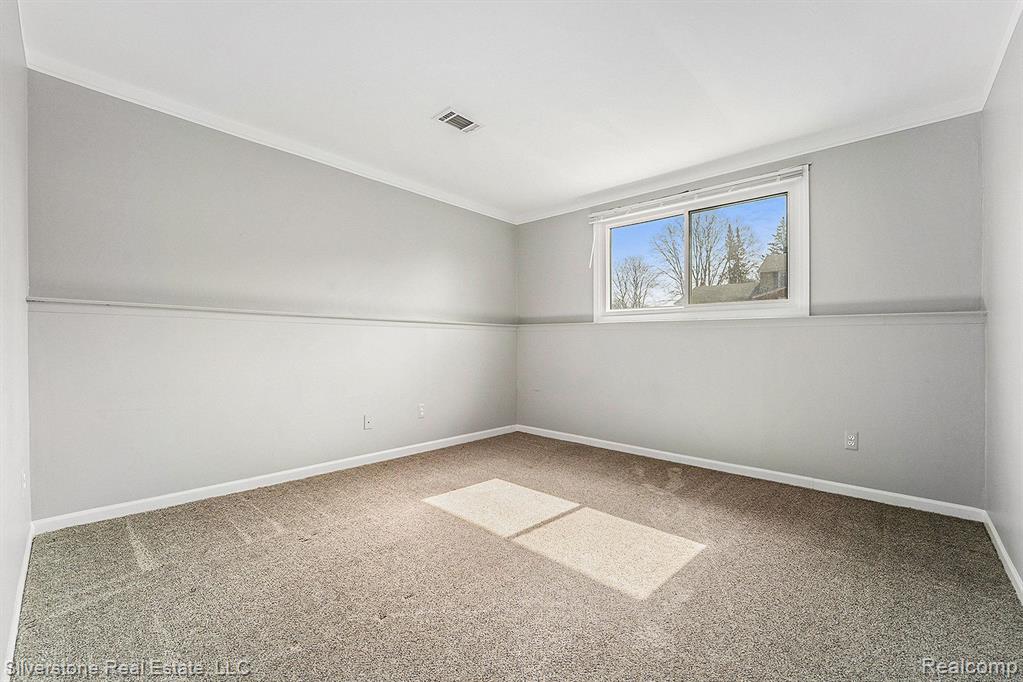 804 Dickson Lane Rochester Hills, MI 48307 - Photo 18 of 24