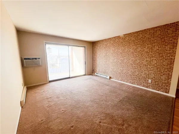 $2,450 | 185 Melba Street, Unit 201, Milford, CT 06460