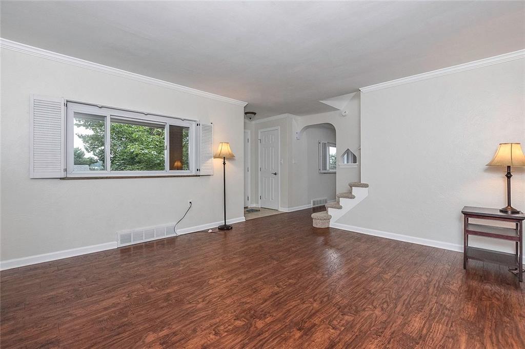 940 Lessing Street Pittsburgh, PA 15220 - Photo 5 of 25 Gallery Image 5