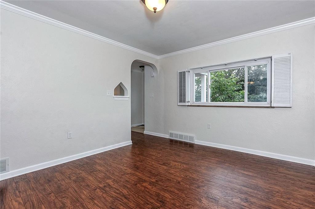 940 Lessing Street Pittsburgh, PA 15220 - Photo 6 of 25 Gallery Image 6