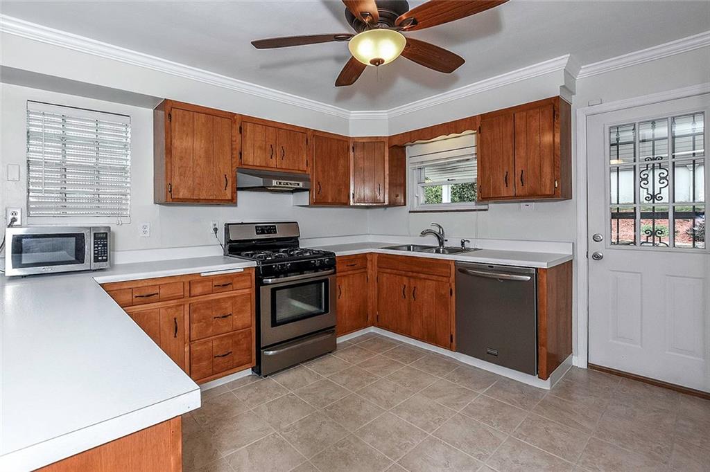 940 Lessing Street Pittsburgh, PA 15220 - Photo 9 of 25 Gallery Image 9