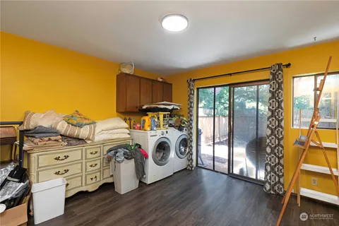 $1,295,000 | 1514 Nob Hill Avenue North, Seattle, WA 98109