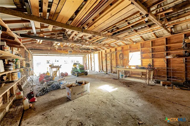 $309,000 | 1306 Ave G, Shiner, TX 77984