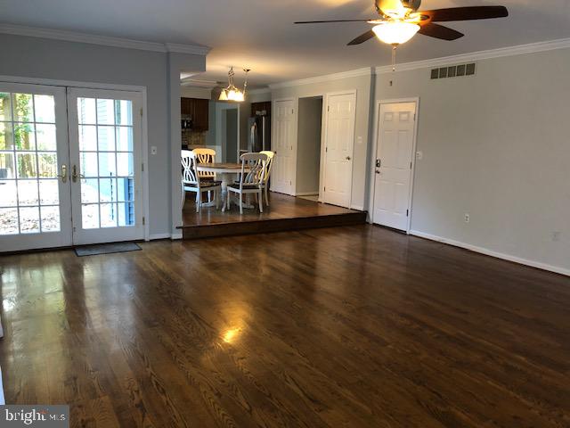 1346 Old Water Oak Point Road Pasadena, MD 21122 - Photo 12 of 33 Gallery Image 12