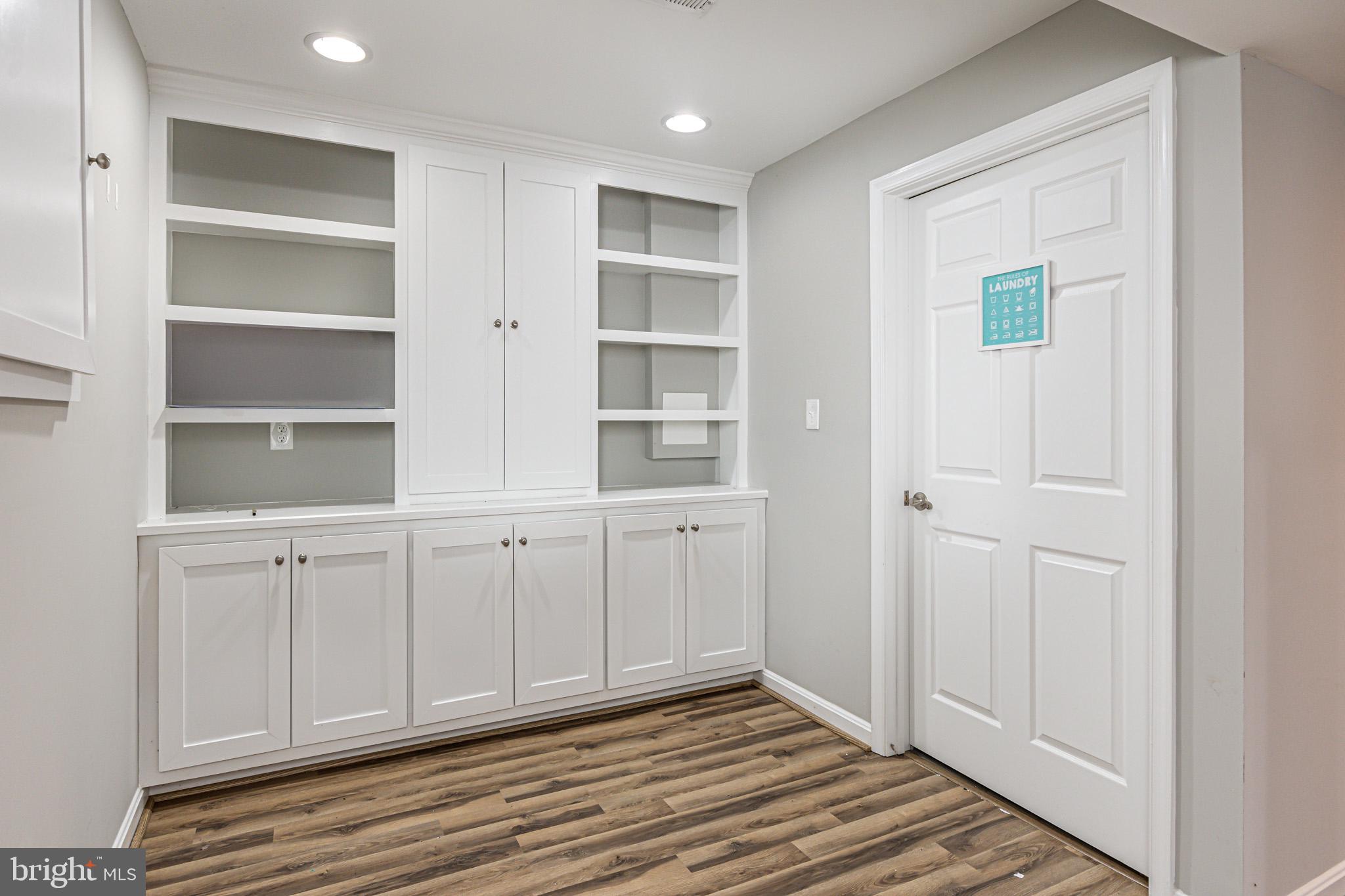 1346 Old Water Oak Point Road Pasadena, MD 21122 - Photo 30 of 33 Custom cabinetry