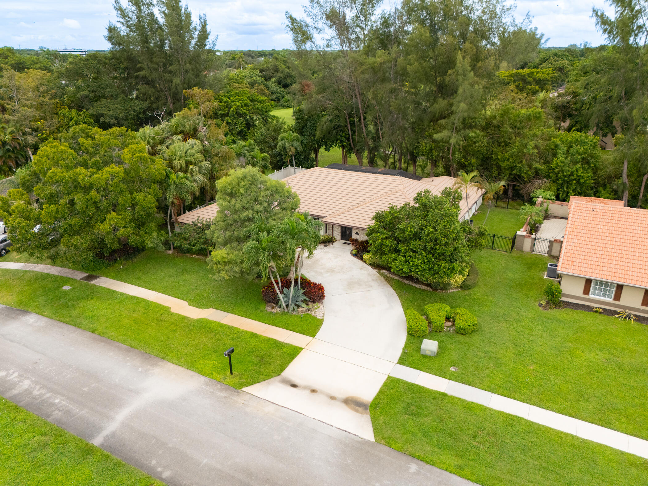 9459 Old Pine Road Boca Raton, FL 33428 - Photo 4 of 50 © Clark - 9459 Old Pine Road-046